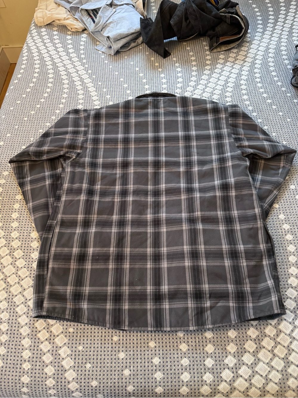 Patagonia Olive & Gray Plaid Reversible Lightweight Jacket - Picture 2 of 3